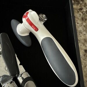 Zyliss Safe Edge Manual Can Opener and standard‎ can opener garlic press 5195